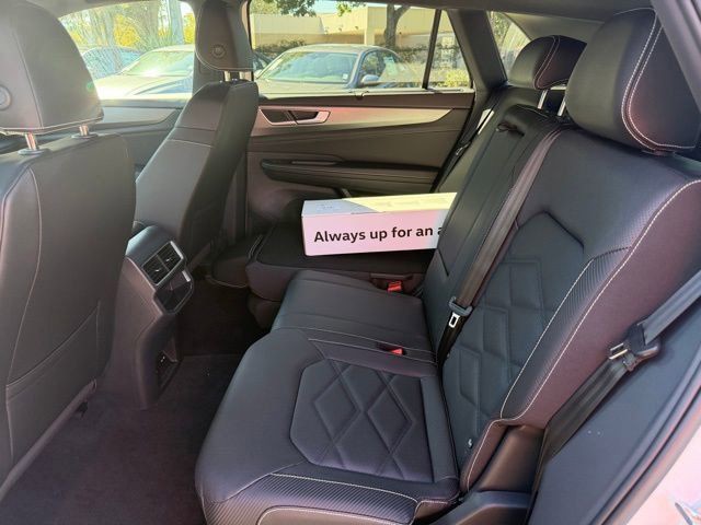 New 2026 White Volkswagen SE w/Technology image 7
