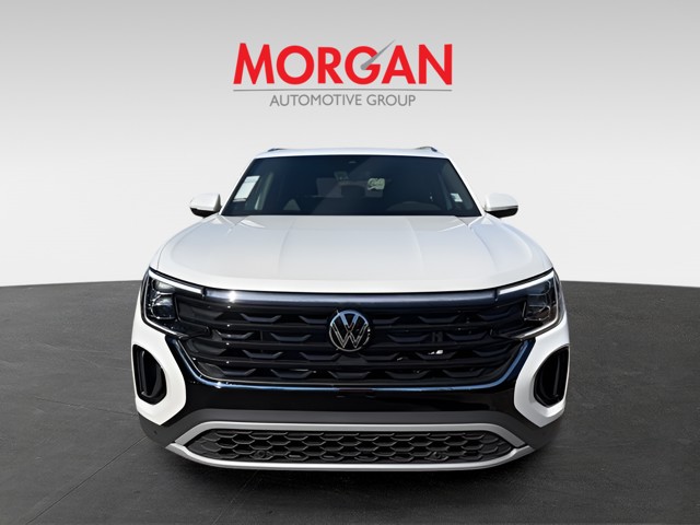 New 2026 White Volkswagen SE w/Technology image 2