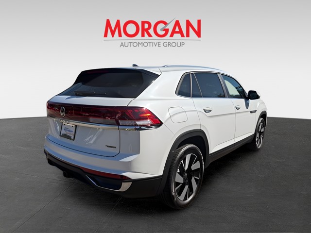 New 2026 White Volkswagen SE w/Technology image 6