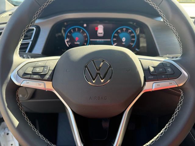 New 2026 White Volkswagen SE w/Technology image 17