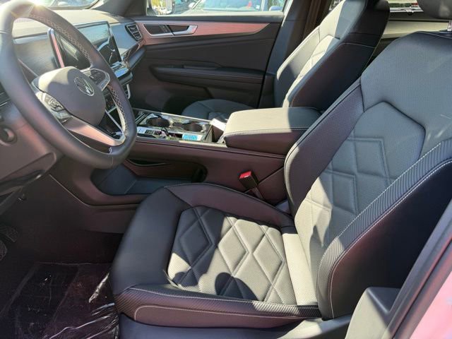 New 2026 White Volkswagen SE w/Technology image 14