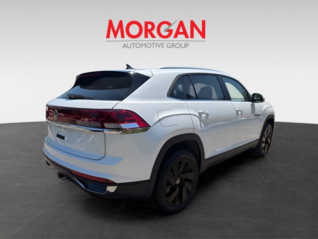 New 2026 White Volkswagen SE w/Technology image 6