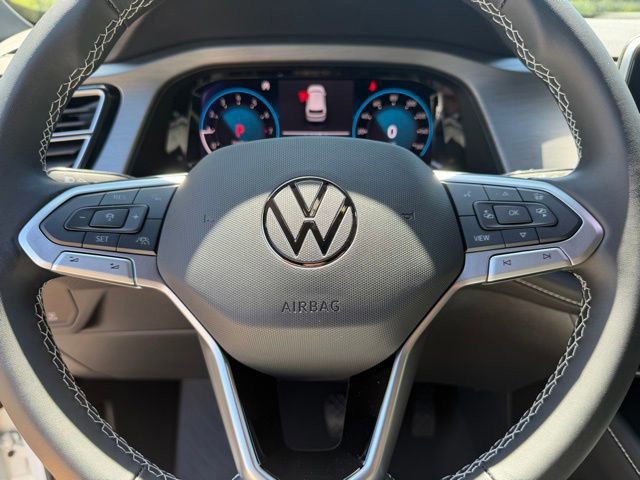 New 2026 White Volkswagen SE w/Technology image 18