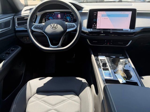 New 2026 White Volkswagen SE w/Technology image 10