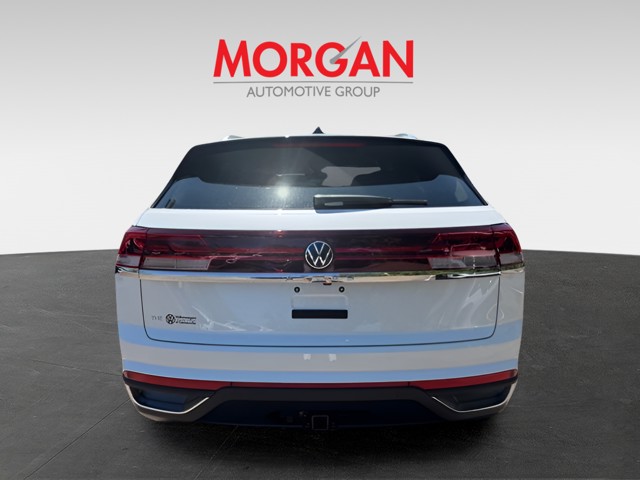 New 2026 White Volkswagen SE w/Technology image 5