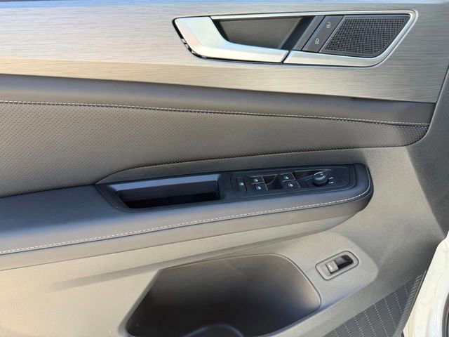 New 2026 White Volkswagen SE w/Technology image 12