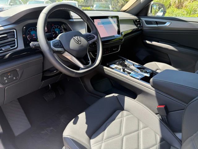 New 2026 White Volkswagen SE w/Technology image 16