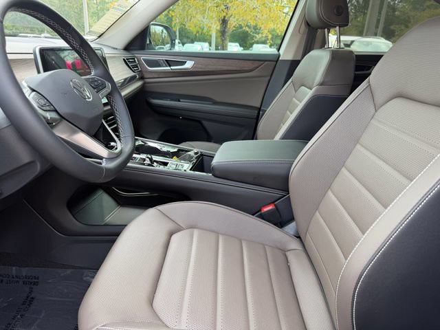 New 2026 White Volkswagen 2.0T SEL image 22