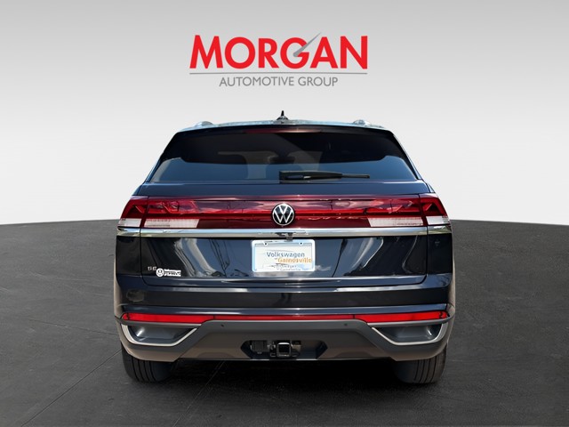 New 2026 Black Volkswagen SE w/Technology image 5
