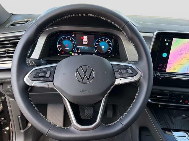 New 2026 Black Volkswagen SE w/Technology image 23