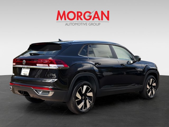 New 2026 Black Volkswagen SE w/Technology image 4