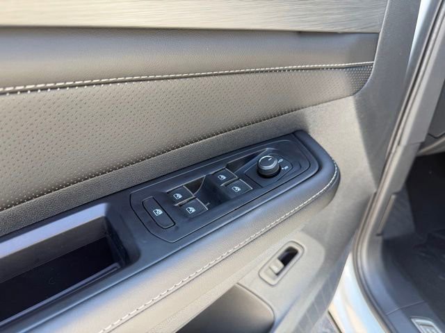 New 2026 White Volkswagen SE w/Technology image 13