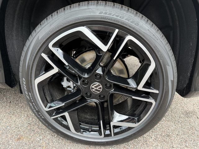 New 2026 Green Volkswagen SEL R-Line Turbo image 23