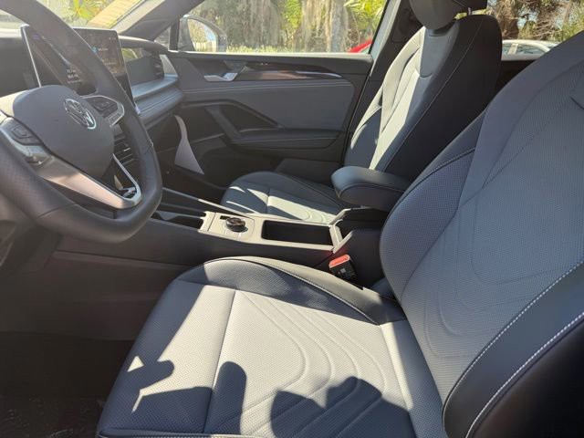 New 2026 White Volkswagen 2.0T SE R-Line Black image 14