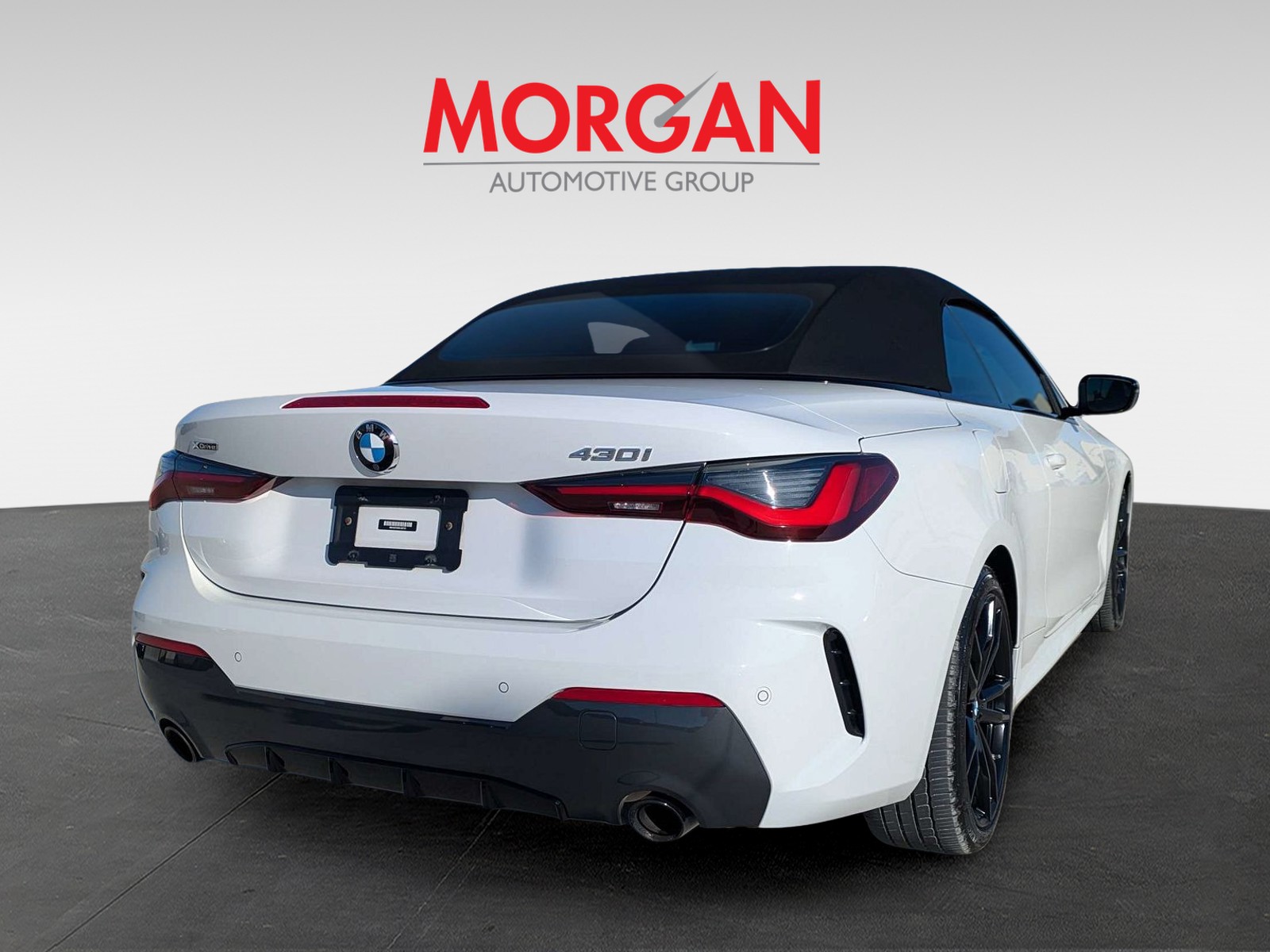 Used 2022 Alpine White BMW 430i xDrive image 3
