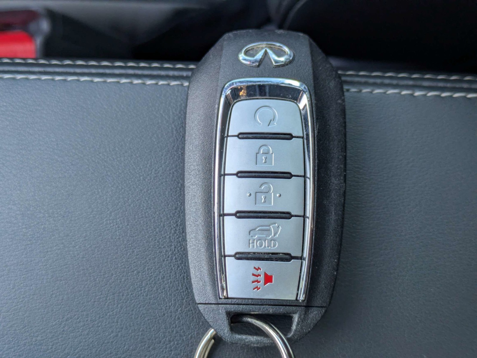 Used 2023 Majestic White INFINITI LUXE image 30