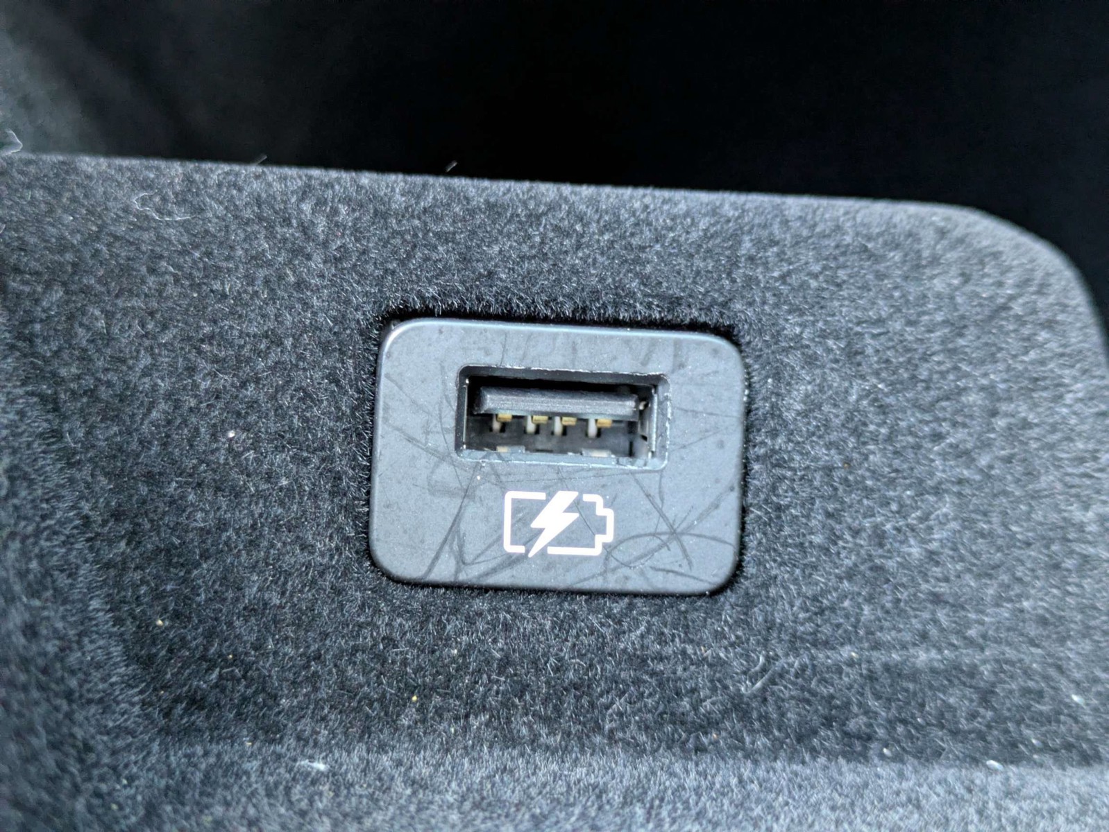 Used 2023 Majestic White INFINITI LUXE image 23