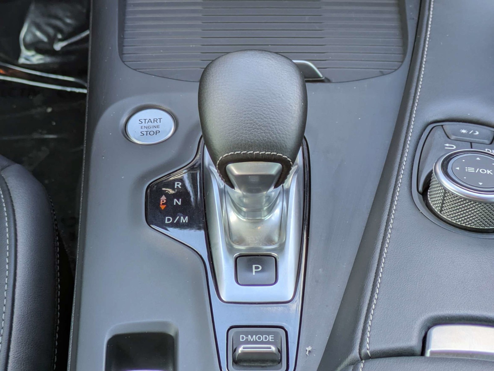 Used 2023 Majestic White INFINITI LUXE image 19