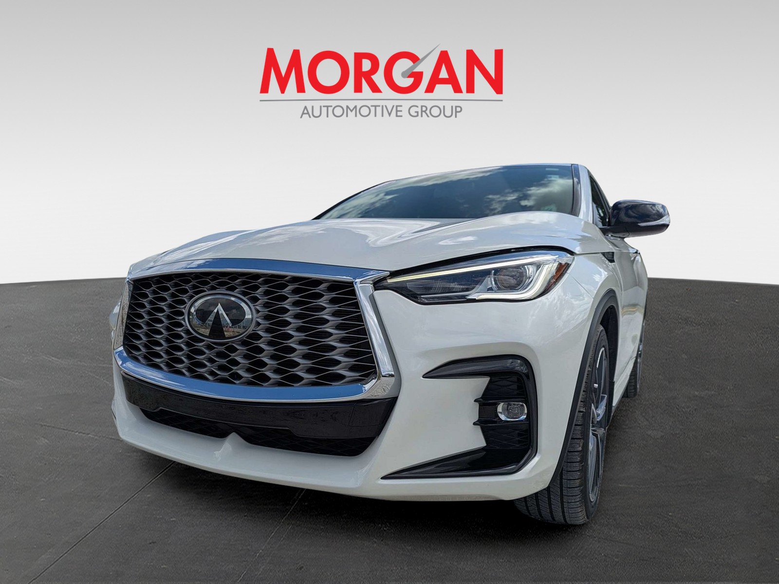 Used 2023 Majestic White INFINITI LUXE image 7