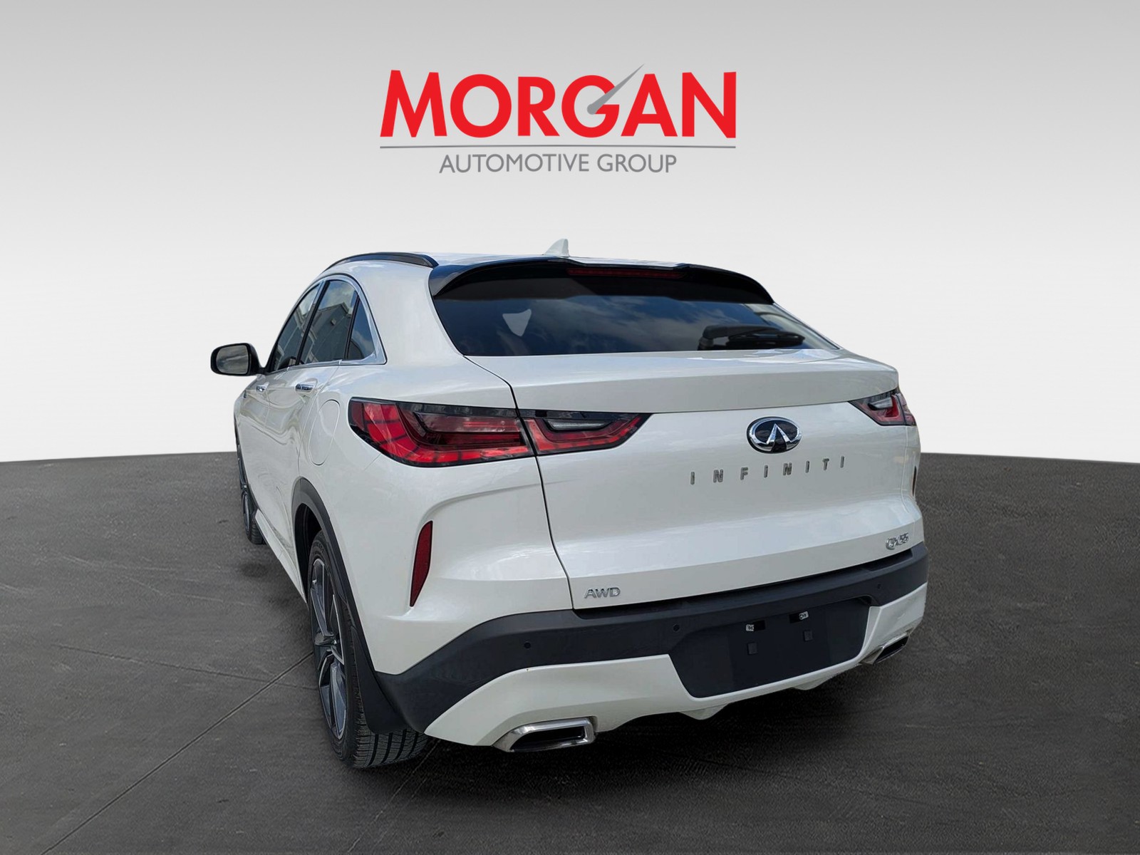 Used 2023 Majestic White INFINITI LUXE image 5