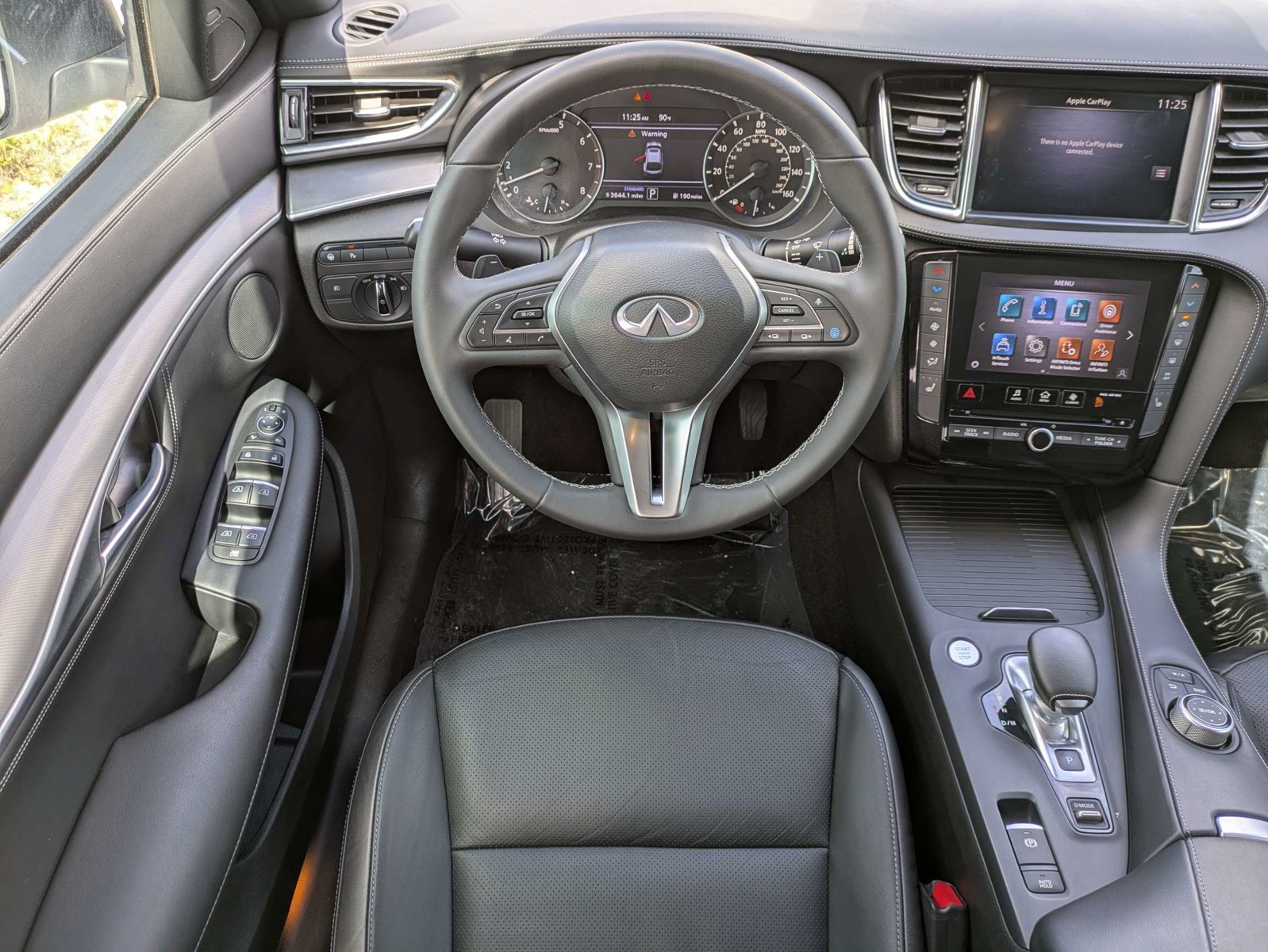 Used 2023 Majestic White INFINITI LUXE image 16