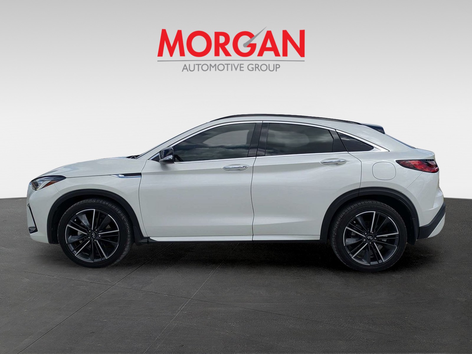 Used 2023 Majestic White INFINITI LUXE image 6