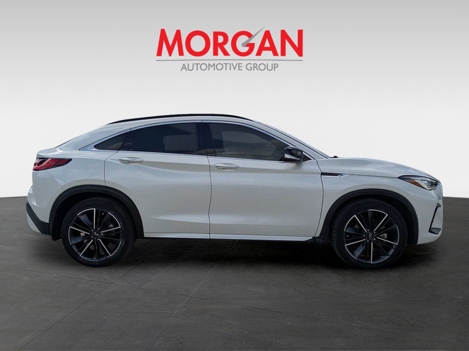 Used 2023 Majestic White INFINITI LUXE image 2