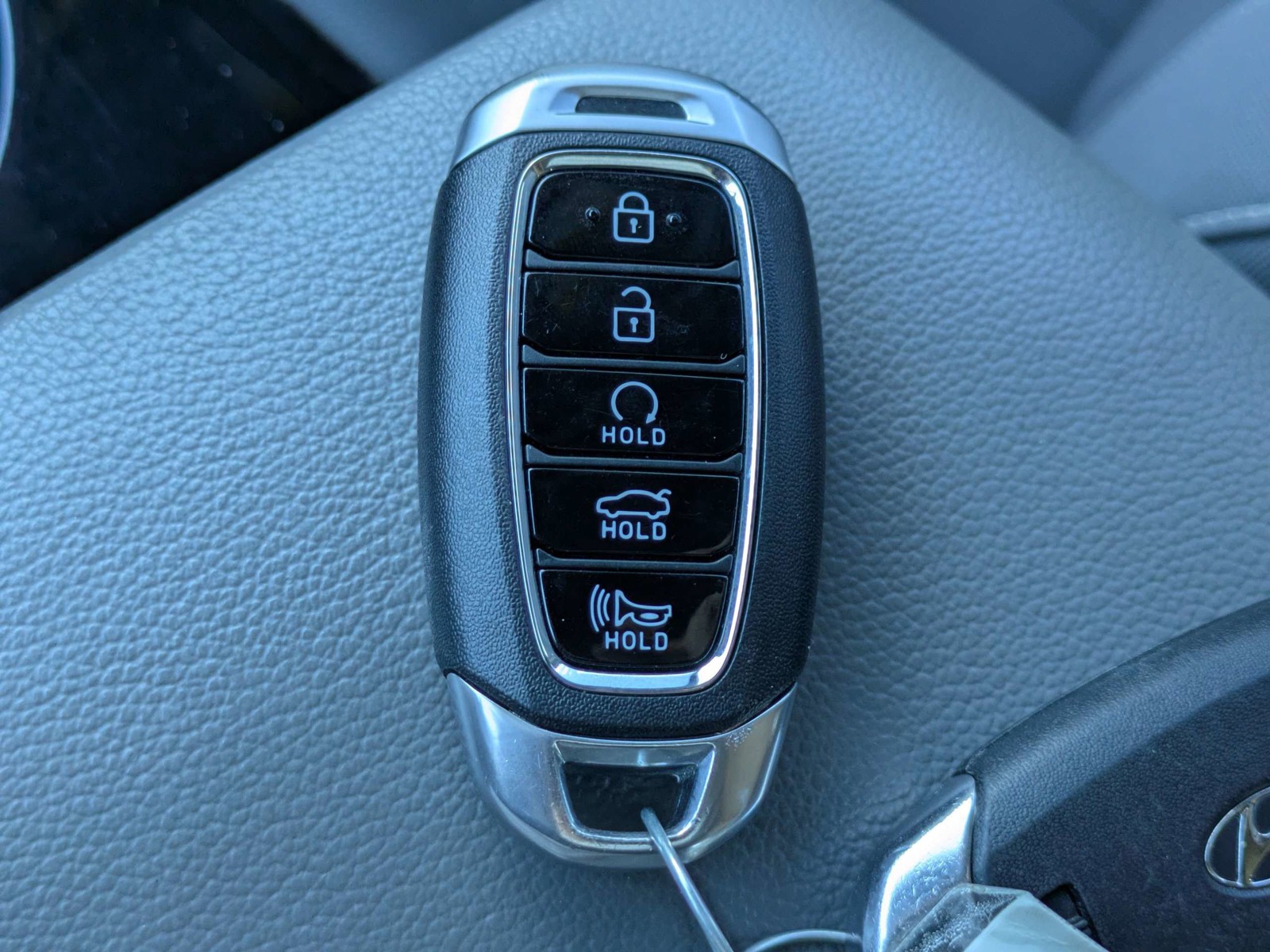 Used 2022 Phantom Black Hyundai Blue image 27
