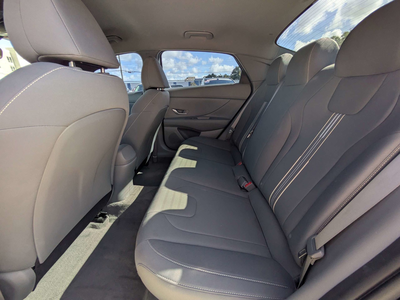 Used 2022 Phantom Black Hyundai Blue image 12