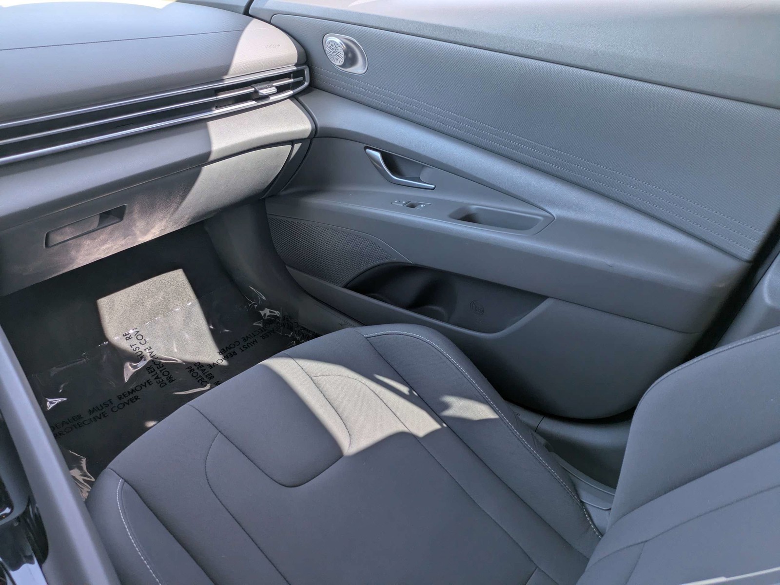 Used 2022 Phantom Black Hyundai Blue image 15