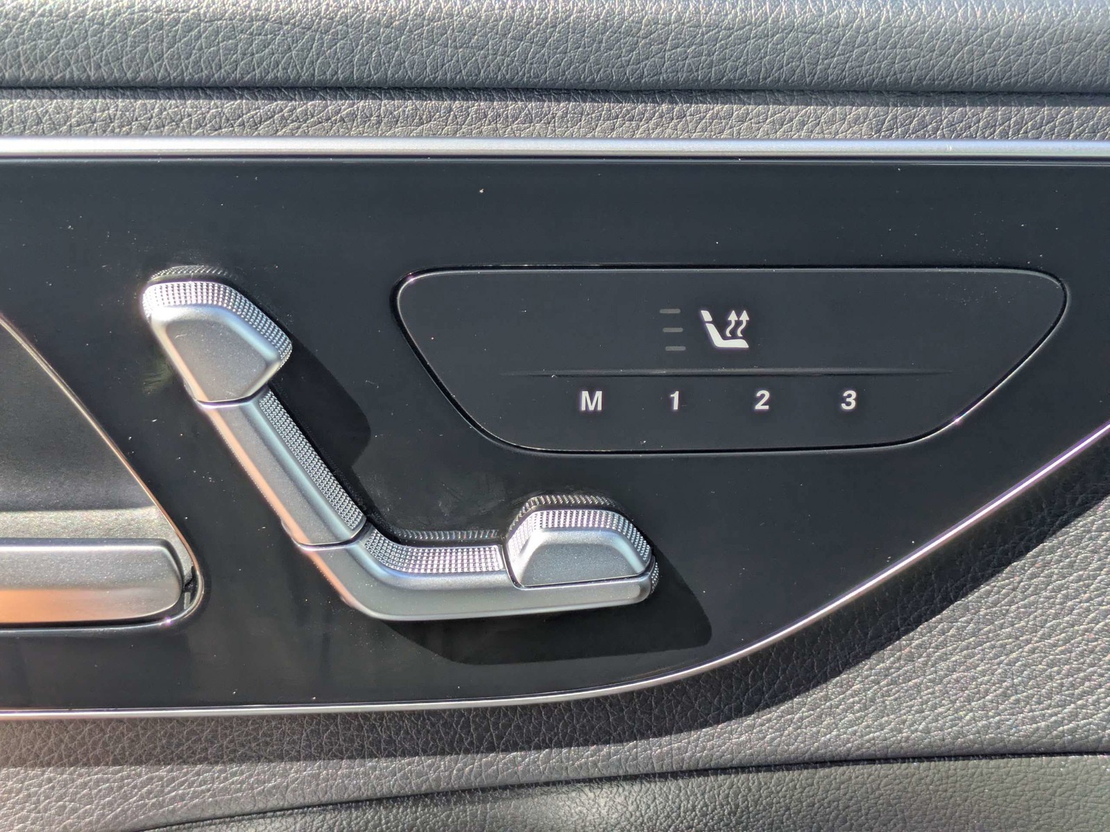 Used 2025 Black Mercedes-Benz C 300 image 18