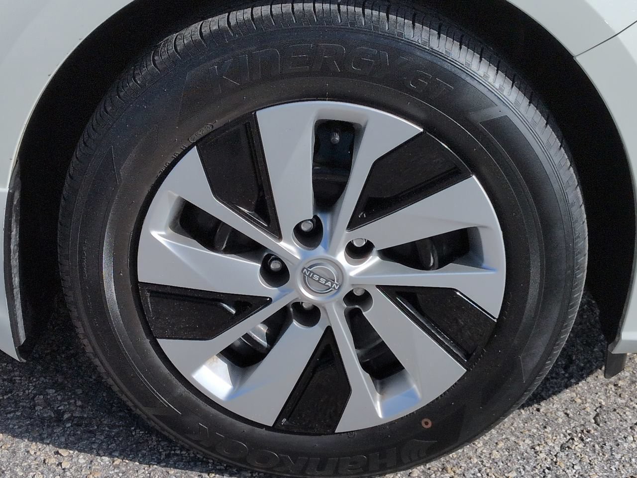 Used 2025 White Nissan 2.5 S image 11
