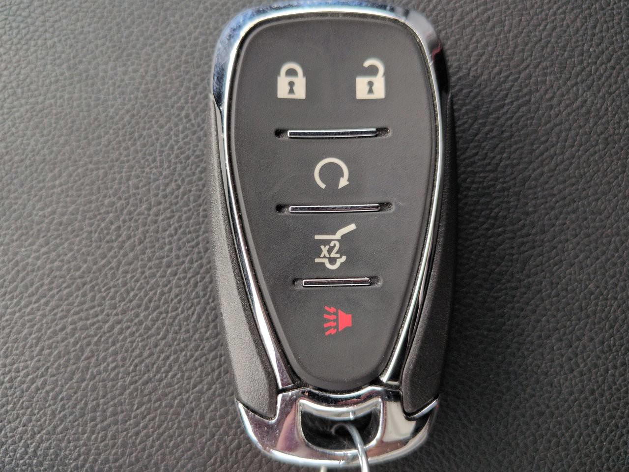 Used 2024 White Chevrolet RS image 30