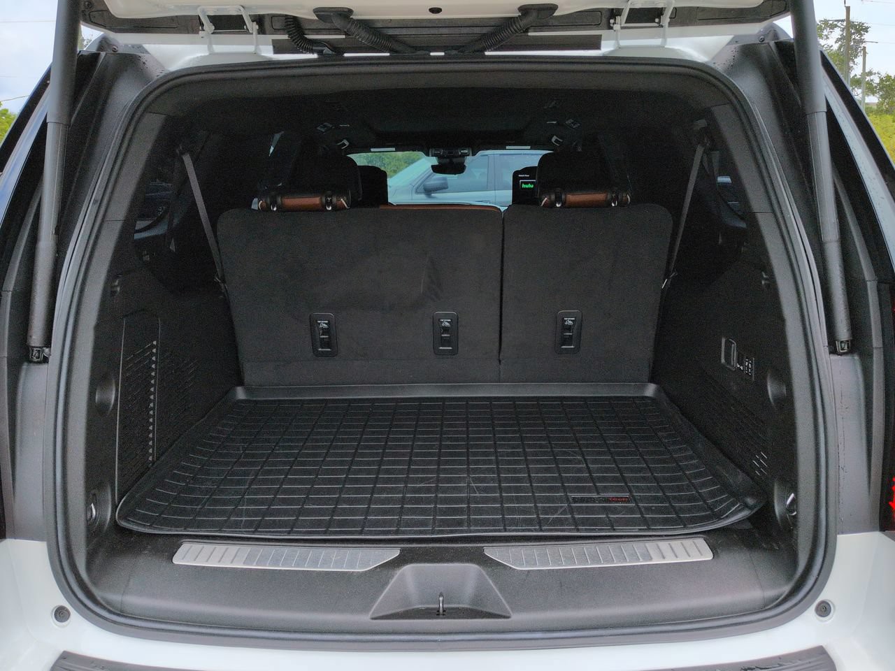 Used 2023 White GMC Denali Ultimate image 13