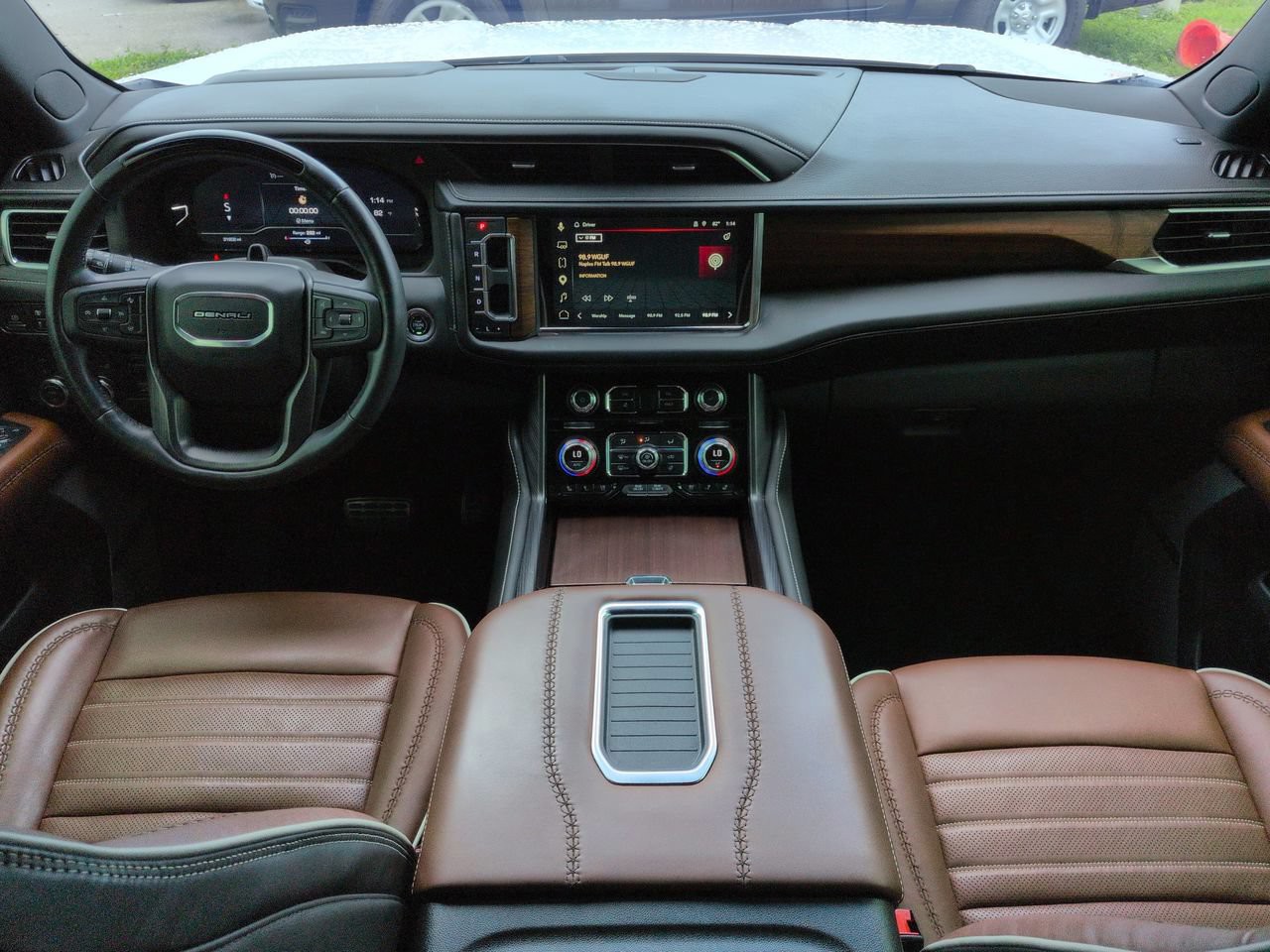 Used 2023 White GMC Denali Ultimate image 15