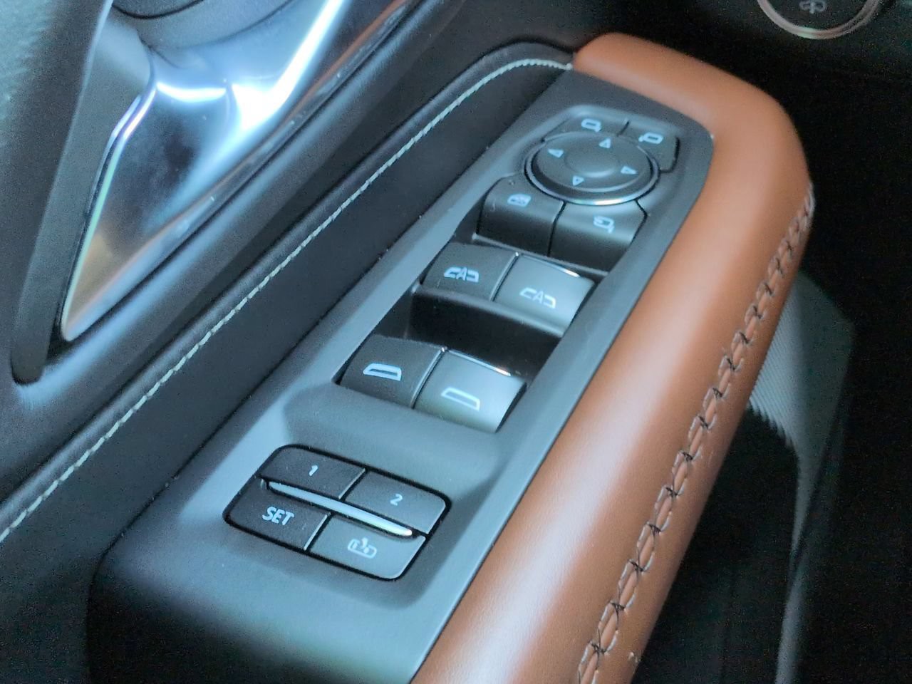 Used 2023 White GMC Denali Ultimate image 26