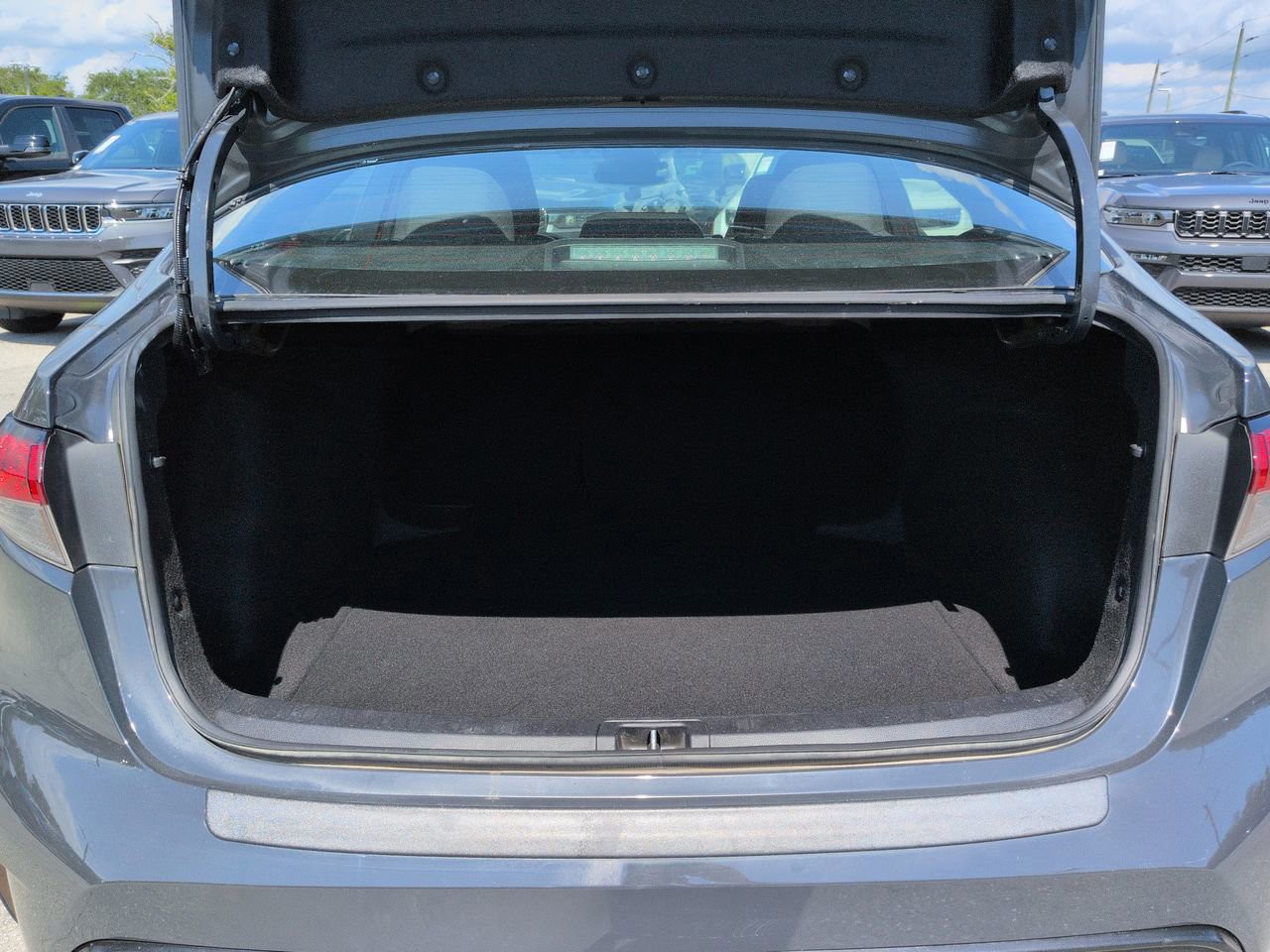 Used 2023  Toyota SE image 13
