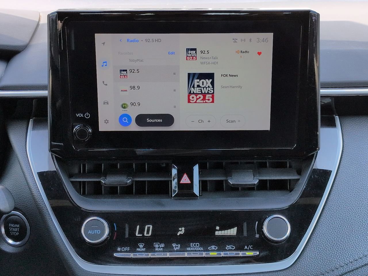 Used 2023  Toyota SE image 18