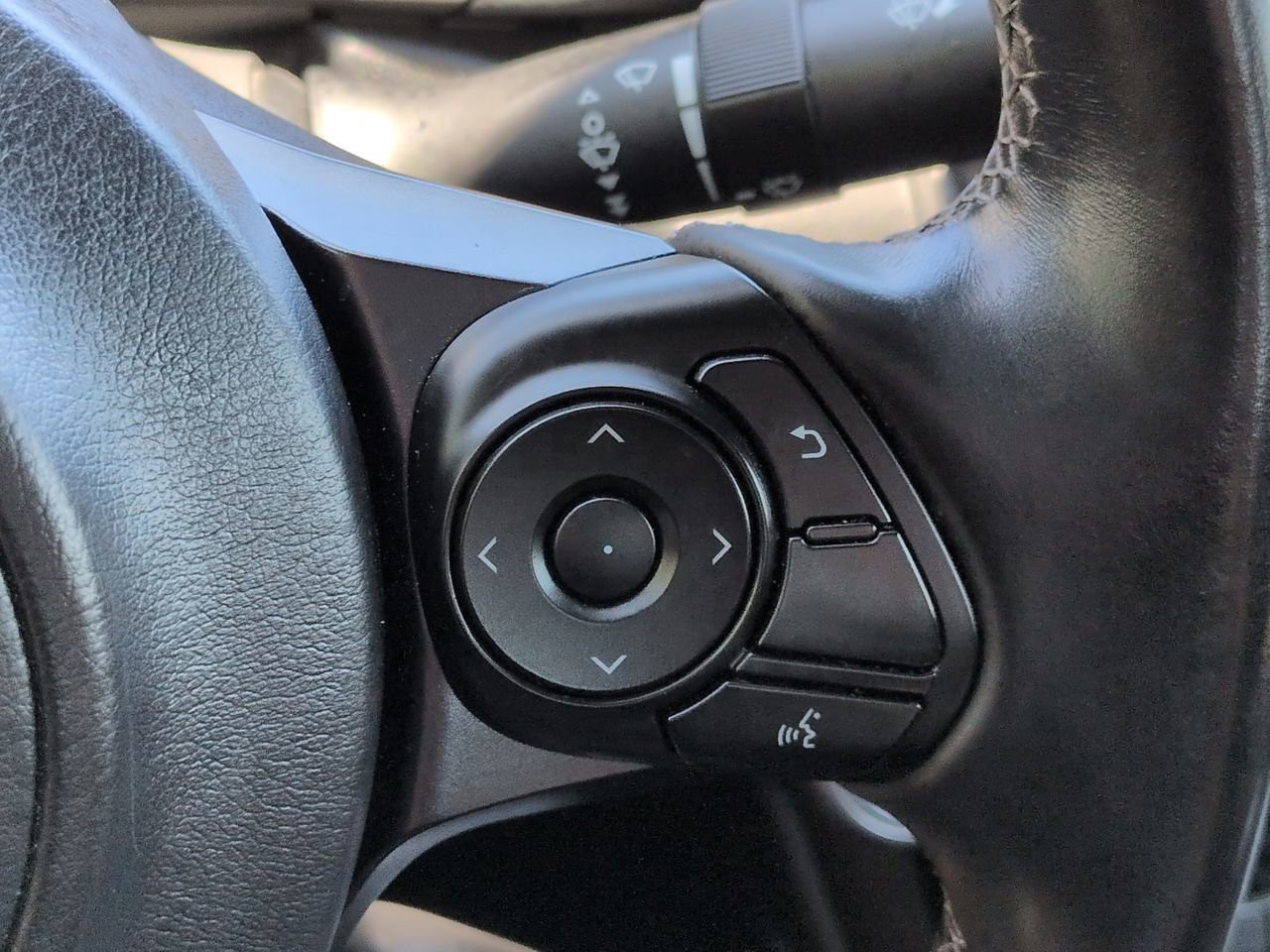 Used 2023  Toyota Premium image 23