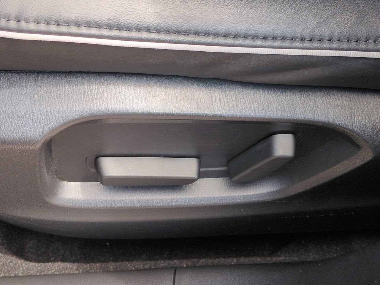 Certified Used 2025 Blue Mazda 2.5 S Select Package image 20
