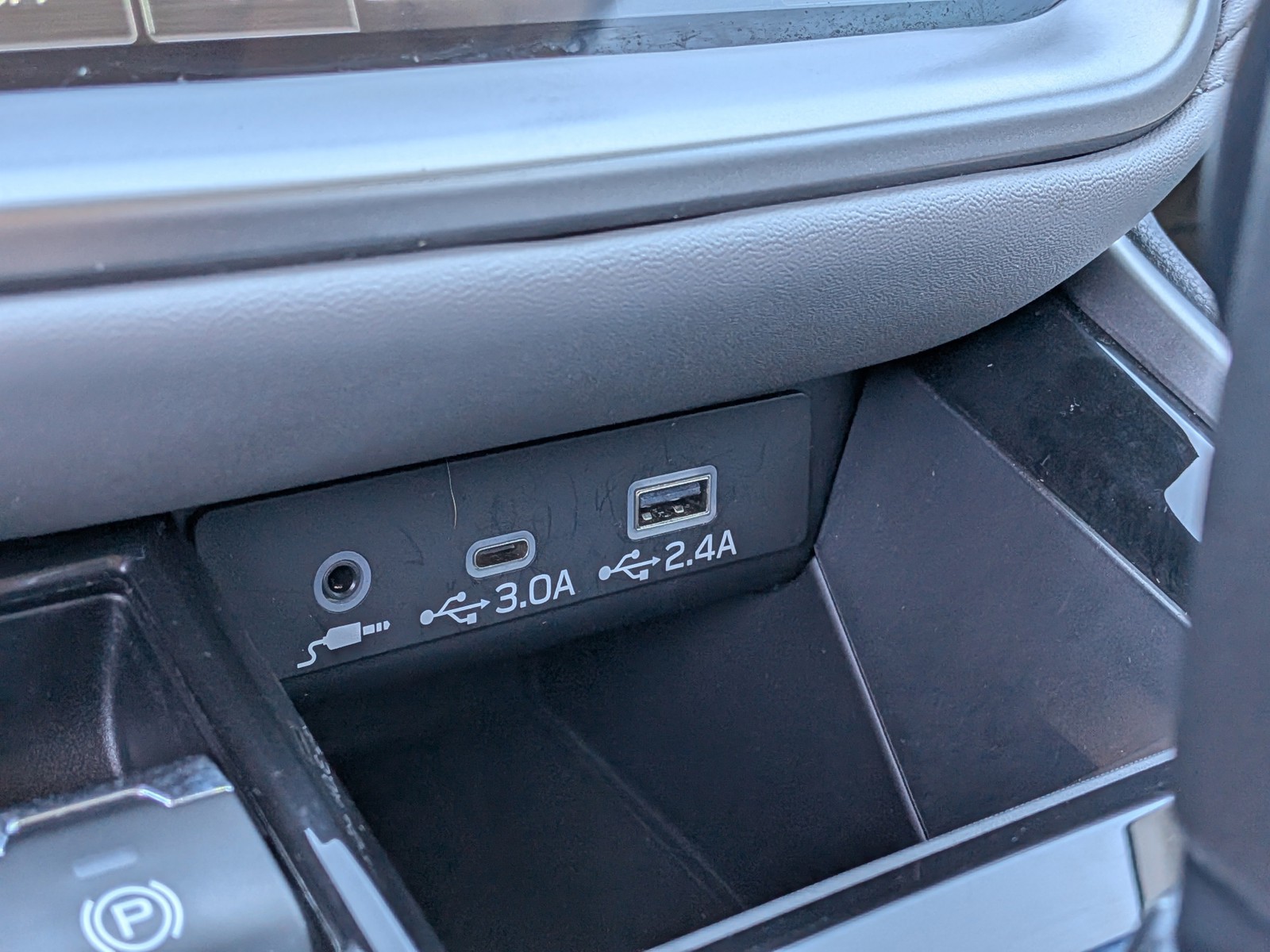 Certified Used 2025 Ice Silver Metallic Subaru Premium image 33