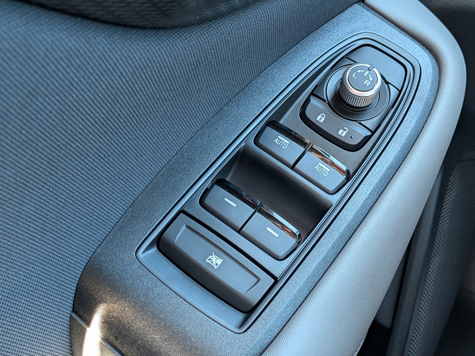Certified Used 2025 Ice Silver Metallic Subaru Premium image 24