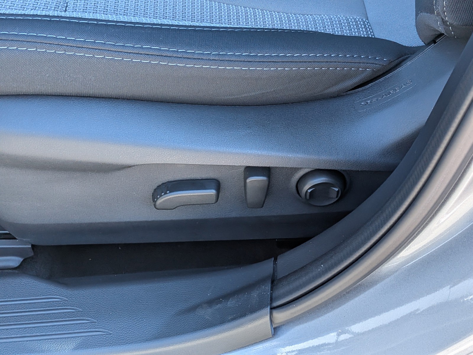 Certified Used 2025 Ice Silver Metallic Subaru Premium image 22