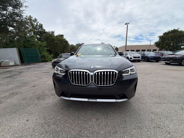 Used 2023 Dark Graphite BMW xDrive30i image 4