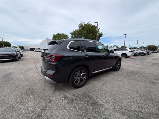 Used 2023 Dark Graphite BMW xDrive30i image 2