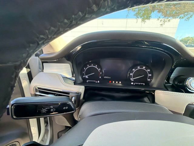 Used 2020 White Lincoln Standard image 7