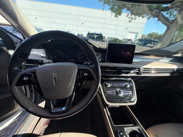 Used 2020 White Lincoln Standard image 6