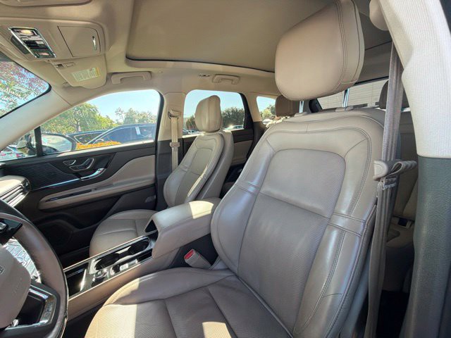 Used 2020 White Lincoln Standard image 4