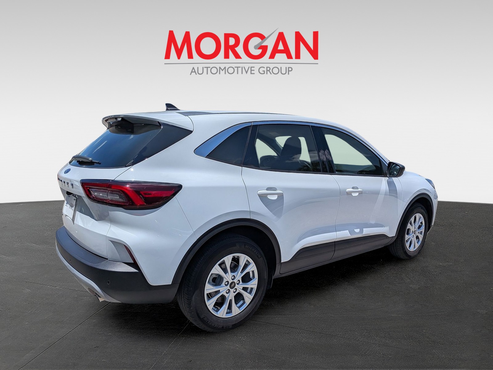 Used 2024 Oxford White Ford Active image 4