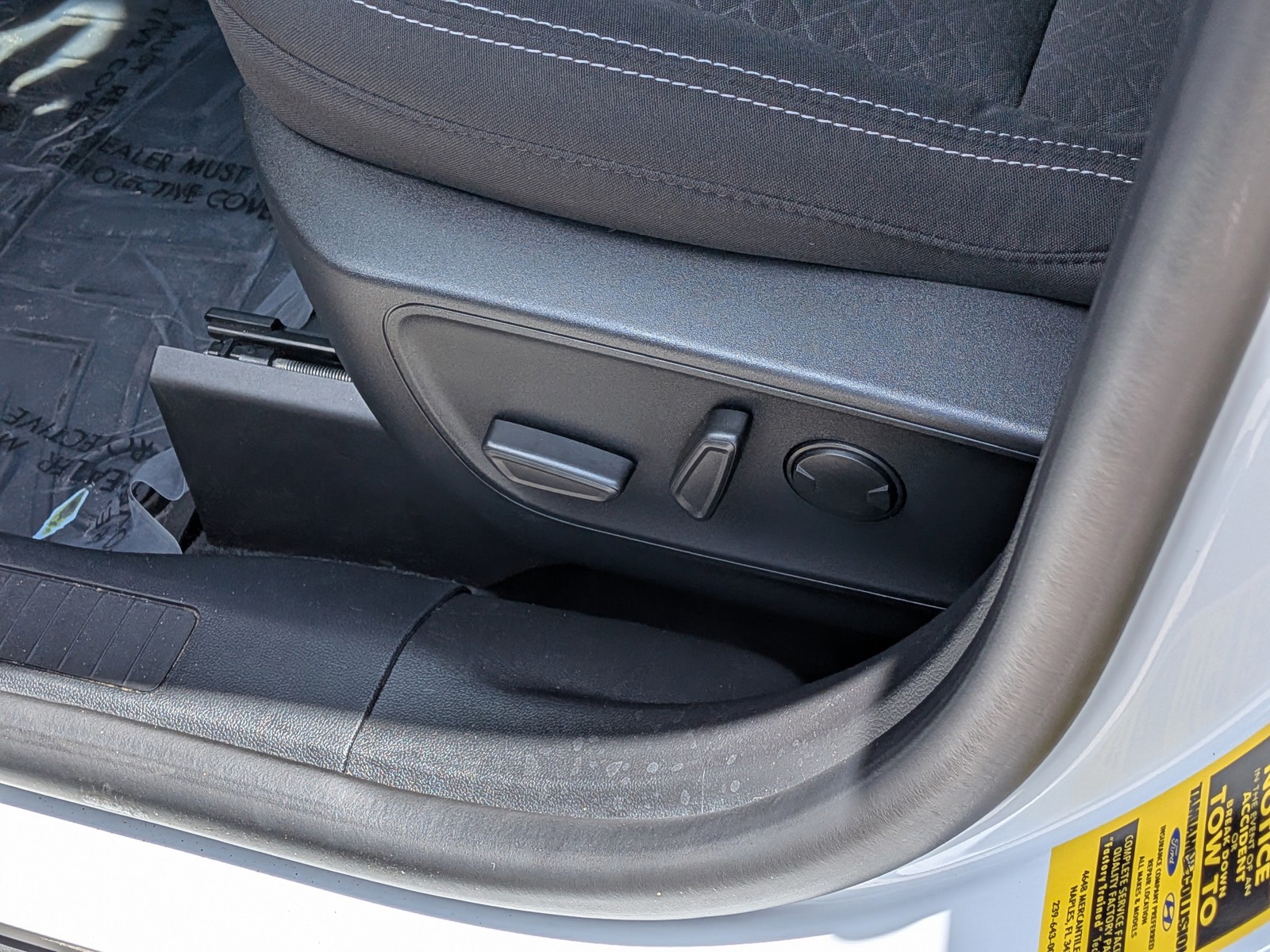Used 2024 Oxford White Ford Active image 22